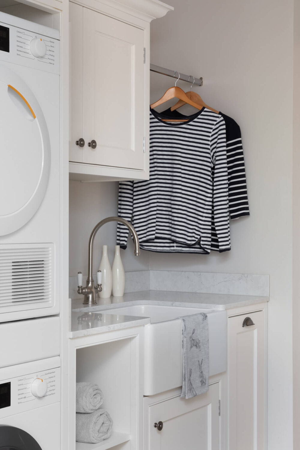 A Light and Social Country Kitchen by The Myers Touch 17 utility-room-washroom-countryvhouse-nordroom