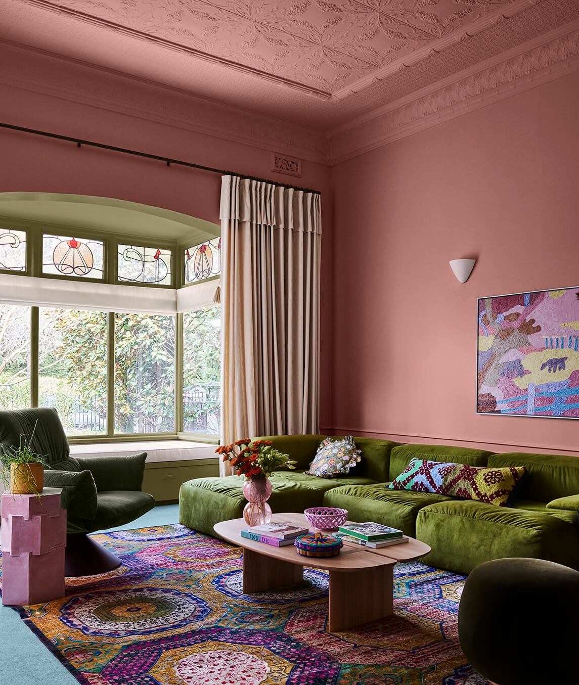 Trend Alert: 36x Color-Drenched Rooms 19 Dulux_Colour_Forecast_2024_Journey_palette-pink-living-room-nordroom
