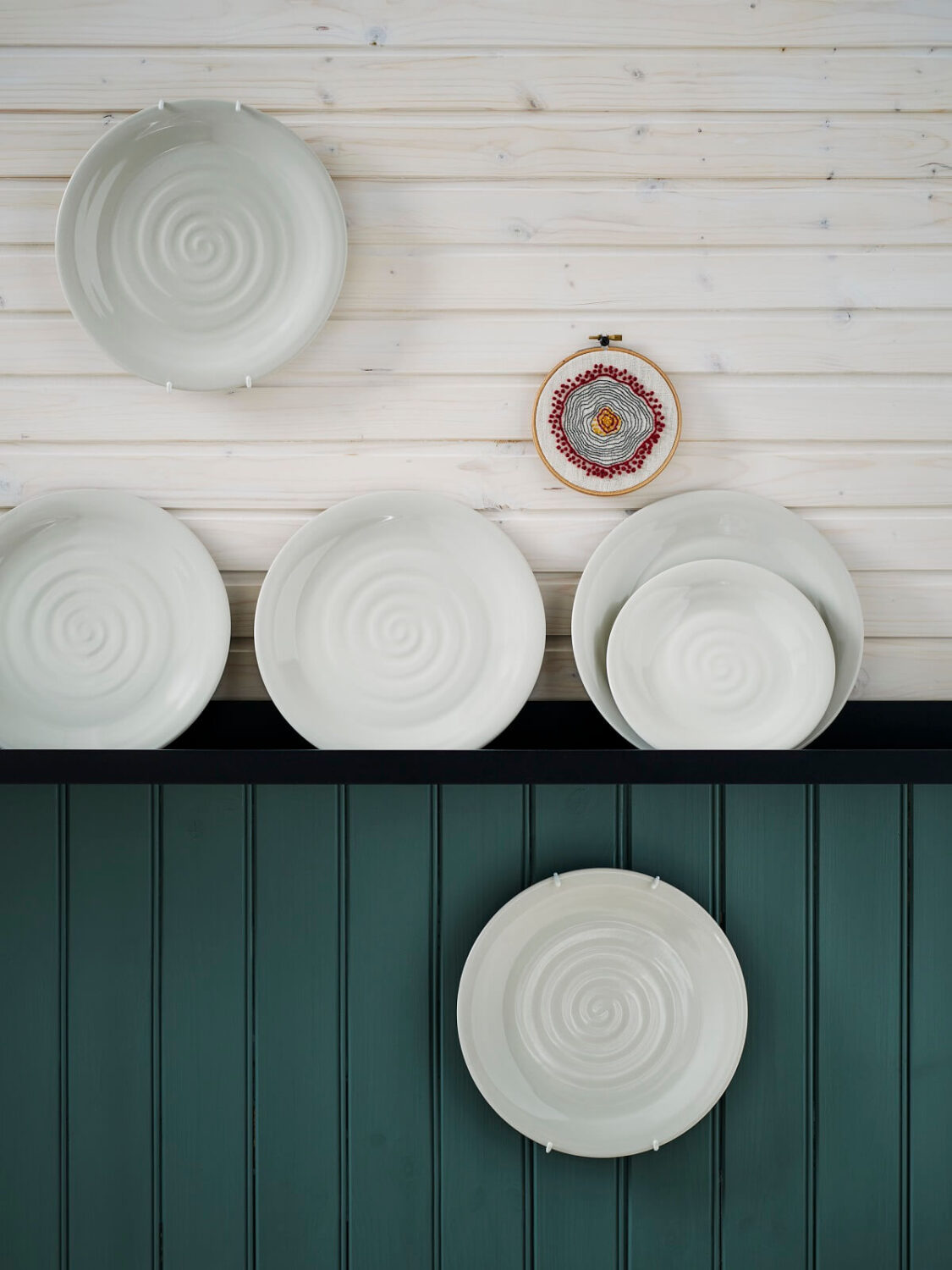 New IKEA Products October 2023: Bold Colors & Rustic Designs 13 IKEA_ SANDSKADDA_plates-october-collection-nordroom