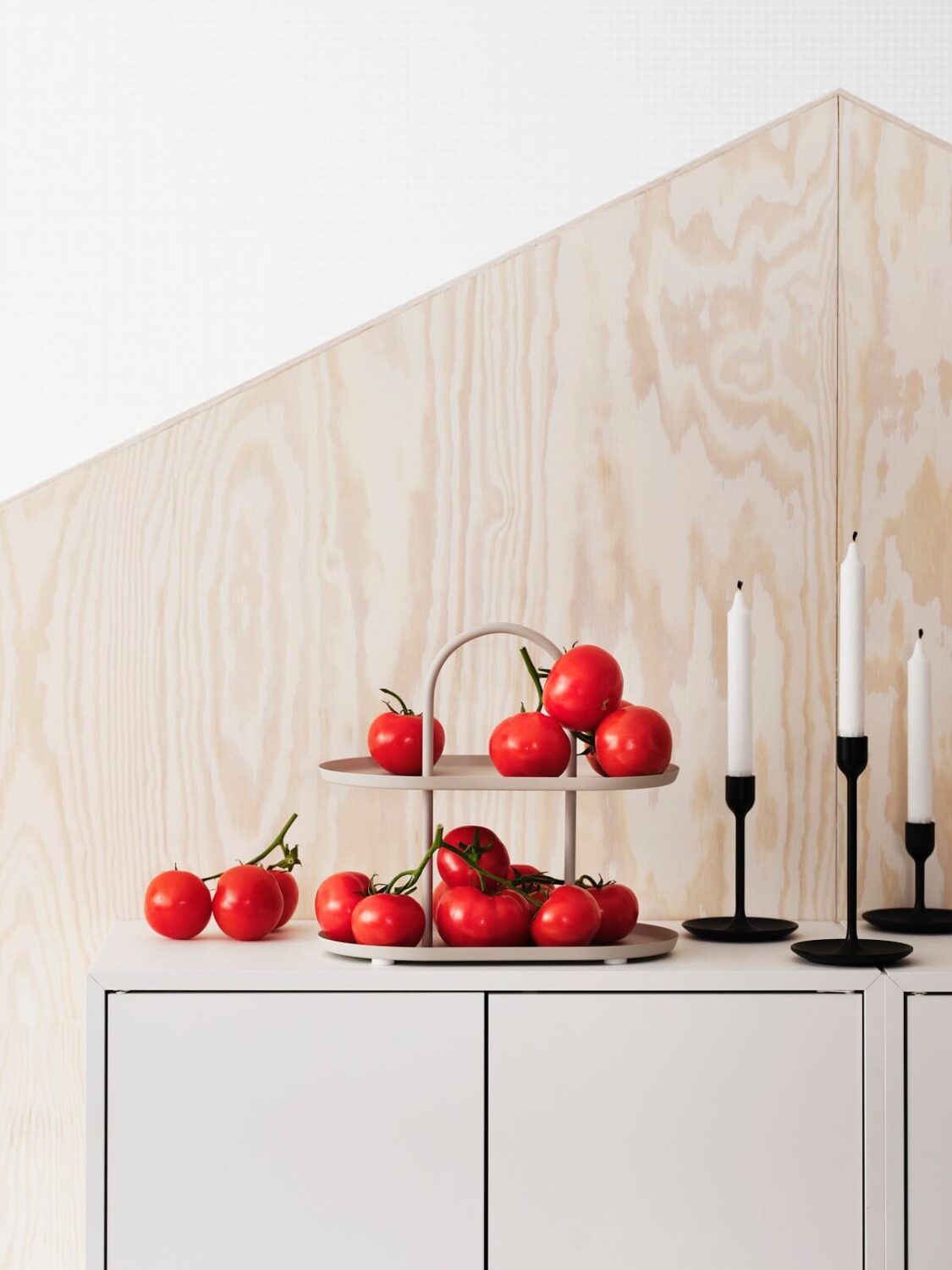 New IKEA Products October 2023: Bold Colors & Rustic Designs 35 IKEA_SOMMAROGA_platter-nordroom