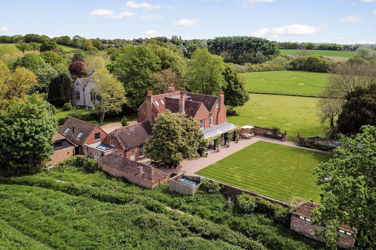 A Restored Georgian House with a Walled Garden 40 The Old Rectory 317338 7 low 1 1600x1066 1 A Restored Georgian House with a Walled Garden