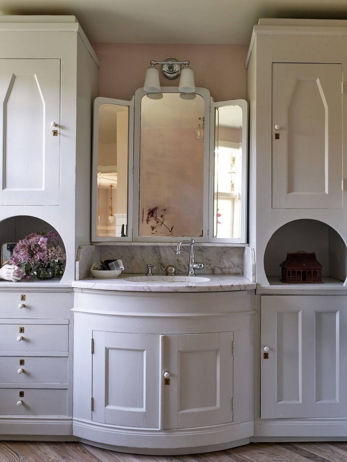 A Beautiful Swedish Country House with a Large Garden 30 bathroom-vanity-pink-walls-nordroom