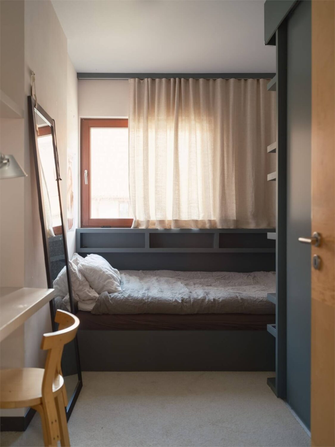 A Colorful Modern Townhouse in Malmö 15 bedroom-built-in-bed-blue-accents