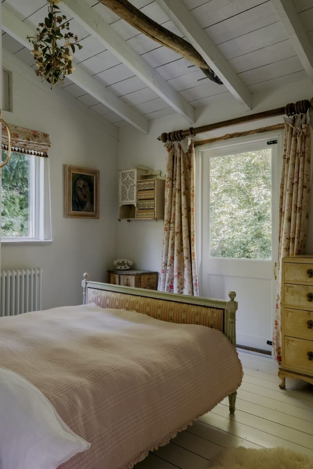 Pearl Lowe's Vintage Boho English Beach House is For Sale 23 bedroom-vaulted-ceiling-nordroom