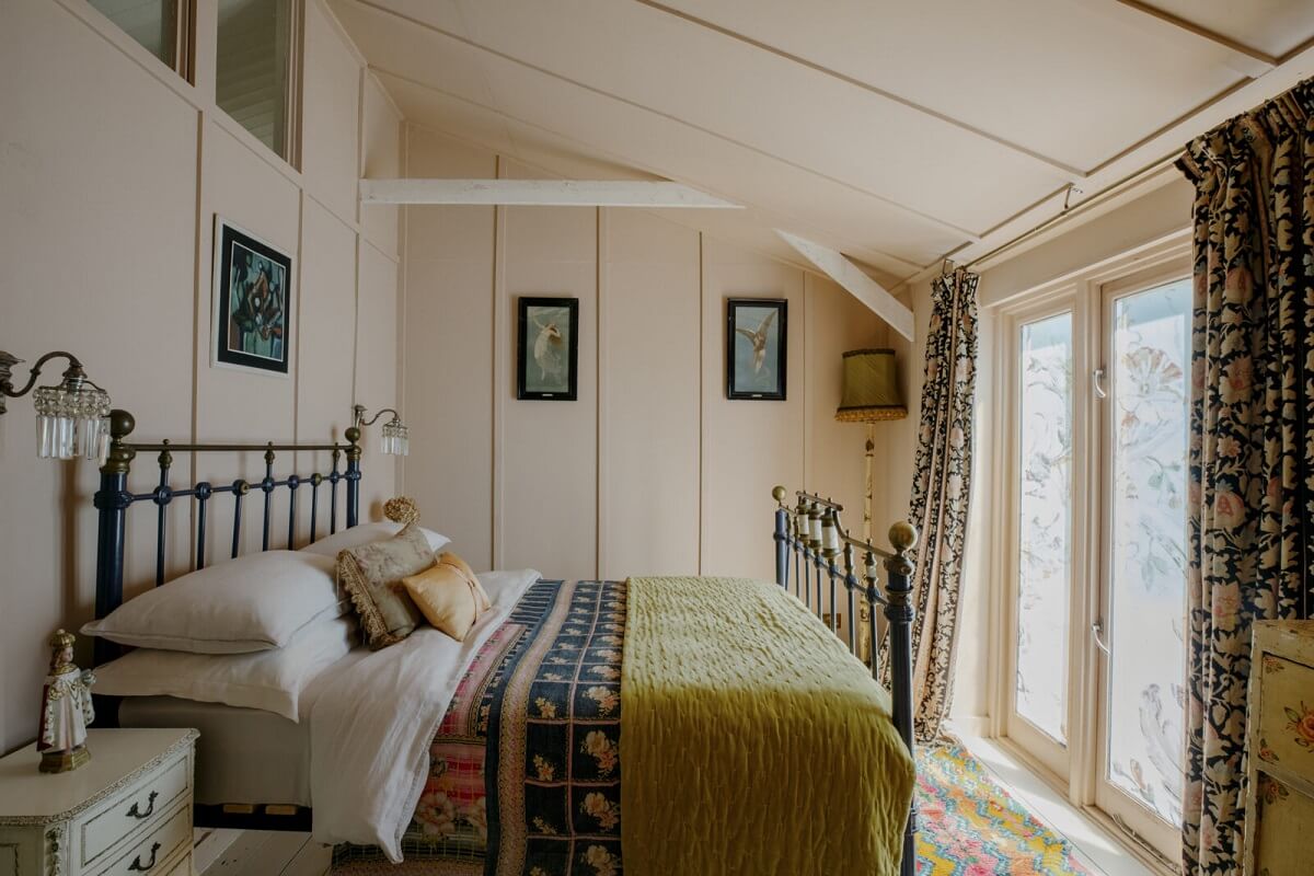 Pearl Lowe's Vintage Boho English Beach House is For Sale 14 bedroom-vaulted-ceiling-vintage-boho-beach-house-nordroom
