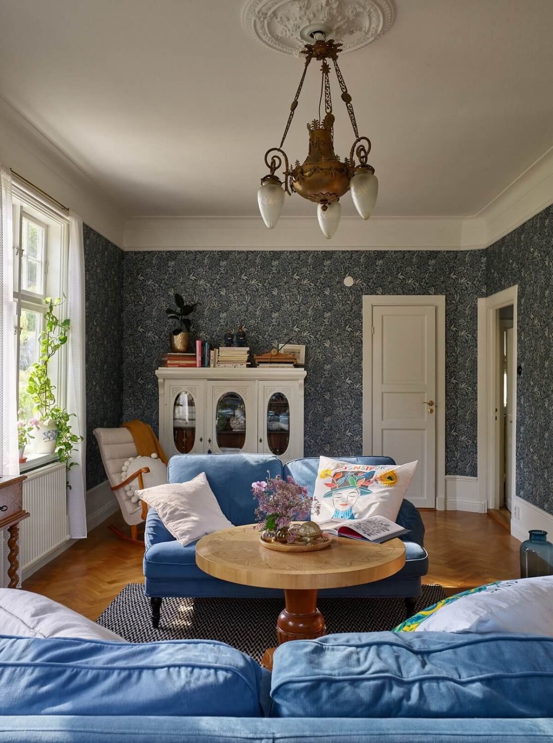 A Beautiful Swedish Country House with a Large Garden 14 blue-sofas-wallpaper-living-room-nordroom