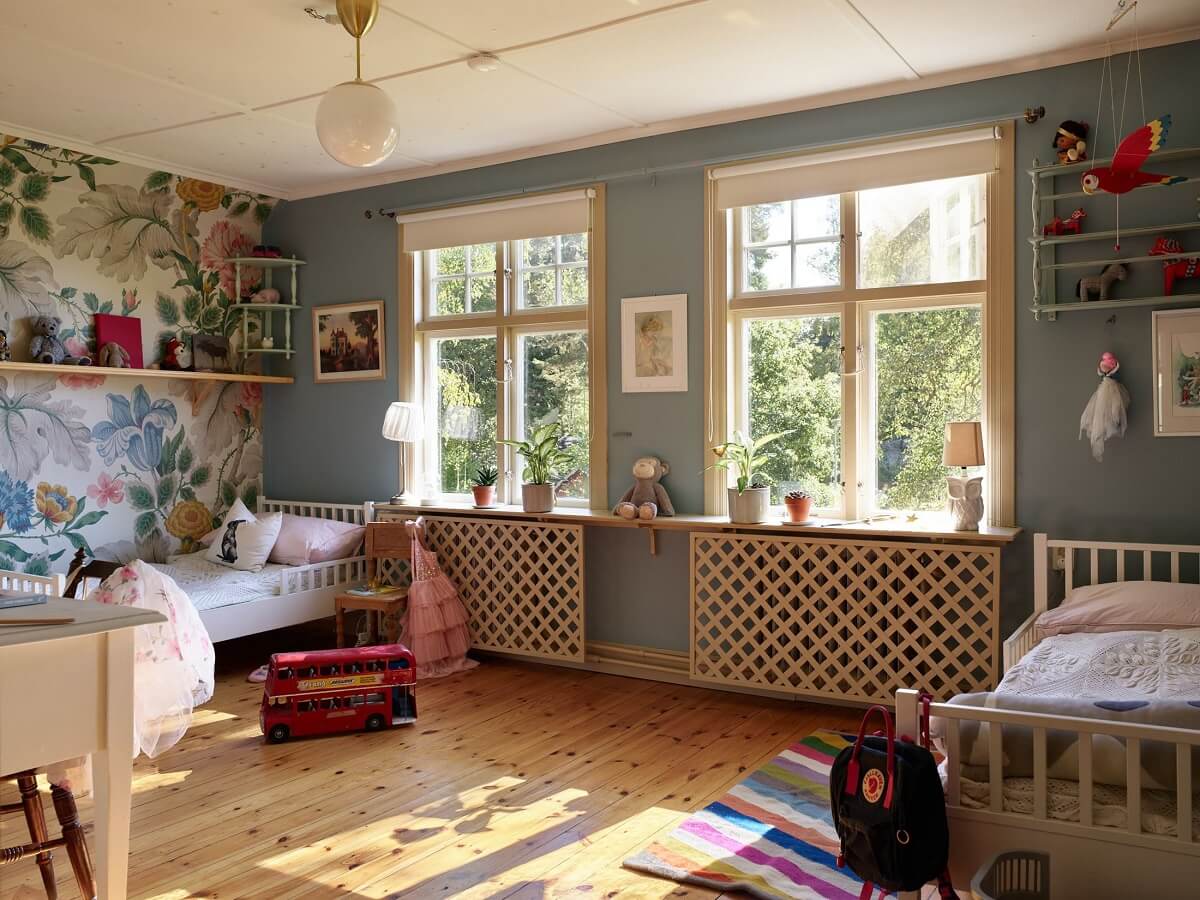 A Beautiful Swedish Country House with a Large Garden 23 double-kids-bedroom-blue-walls-floral-wallpaper-nordroom