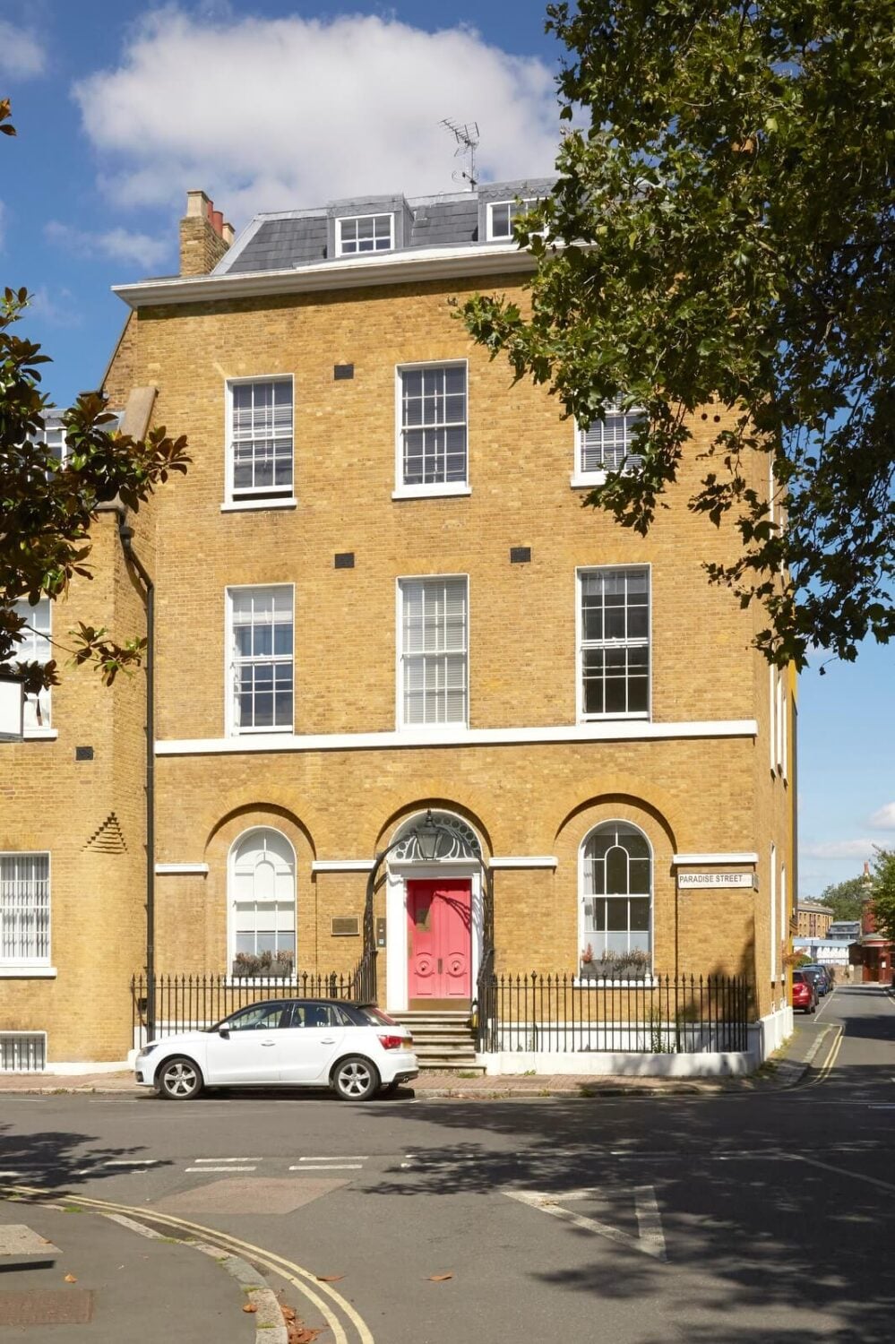 A Light Attic Apartment in London 17 exterior-attic-apartment-london-nordroom