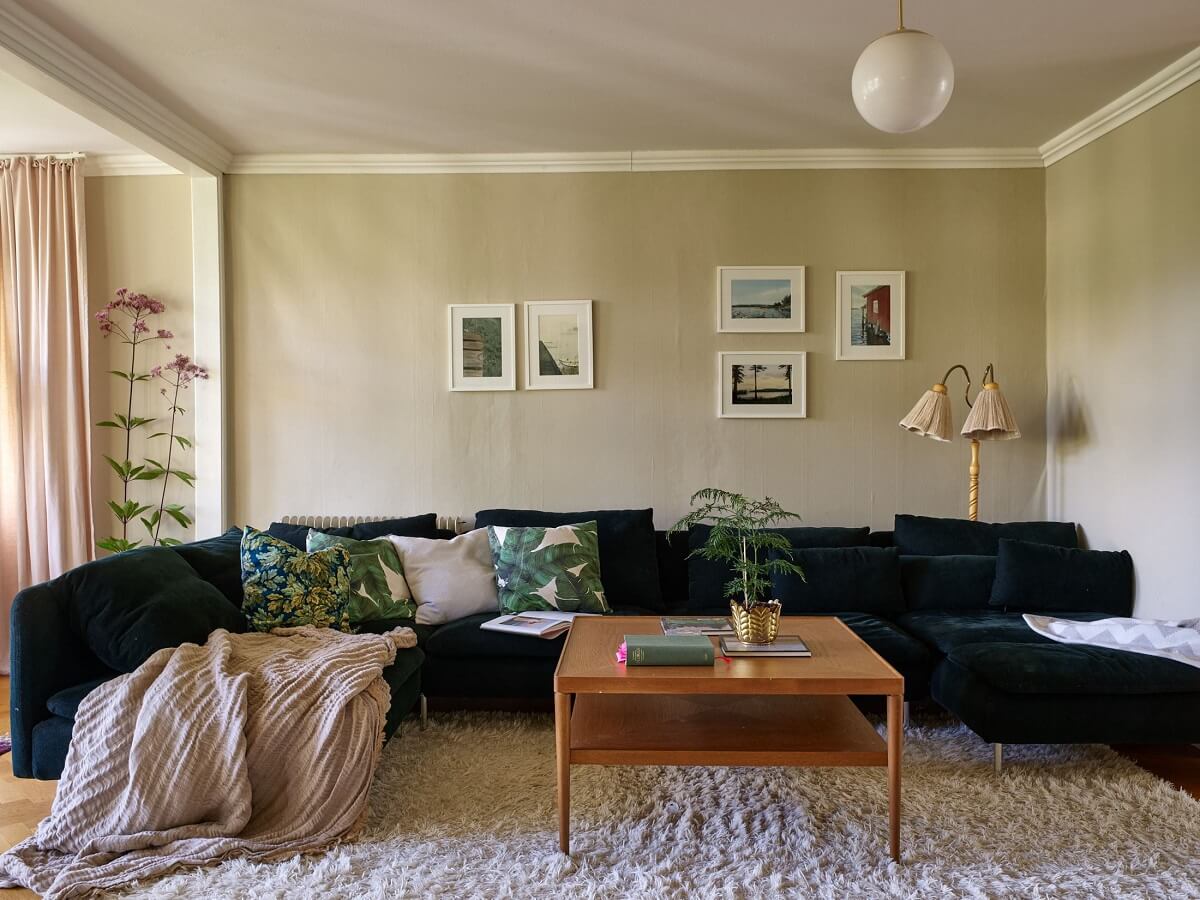 A Beautiful Swedish Country House with a Large Garden 27 family-room-large-blue-velvet-sofa-nordroom