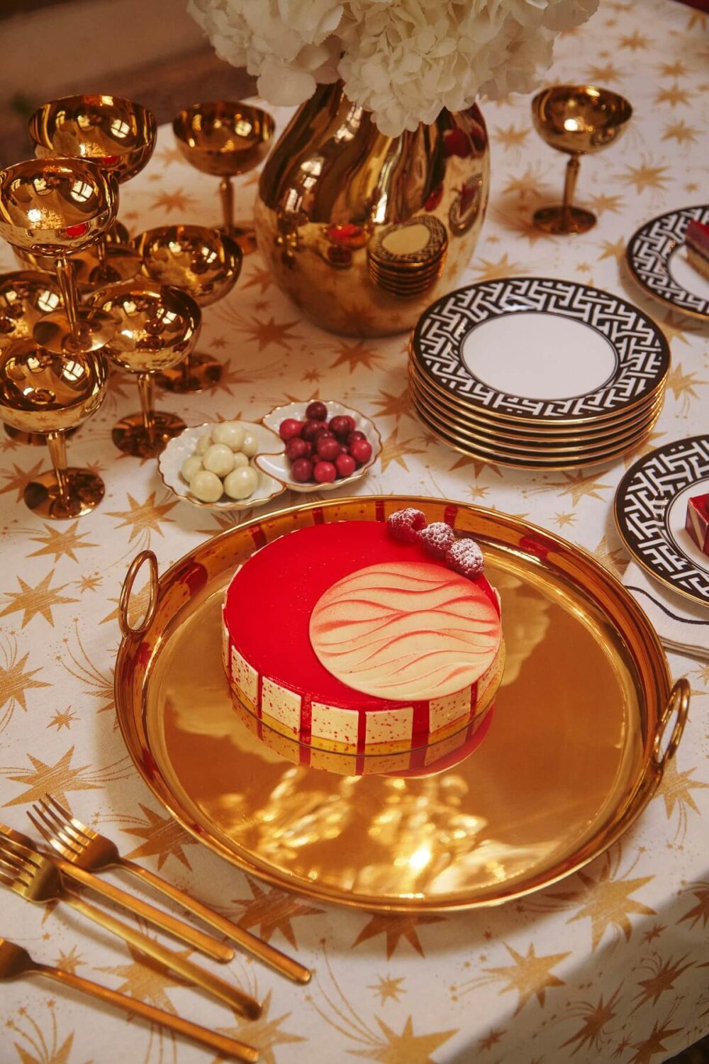 H&M HOME Christmas 2023: A Glittery and Joyful Holiday Season 17 gold-table-setting-hm-home-christmas