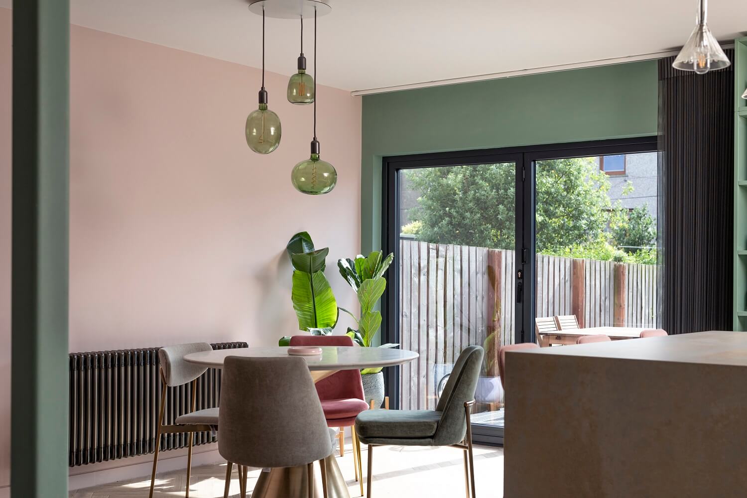 An Open-Plan Living and Kitchen in Green and Pink Tones 7 green-pink-kitchen-agora-architecture-design-nordroom