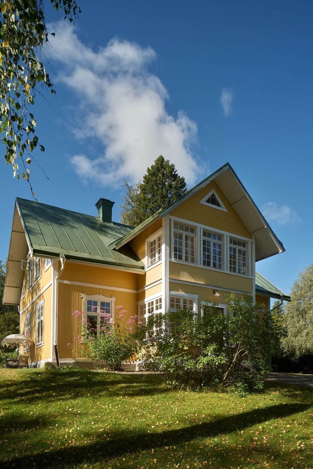 A Beautiful Swedish Country House with a Large Garden 39 historic-yellow-wooden-swedish-house-nordroom