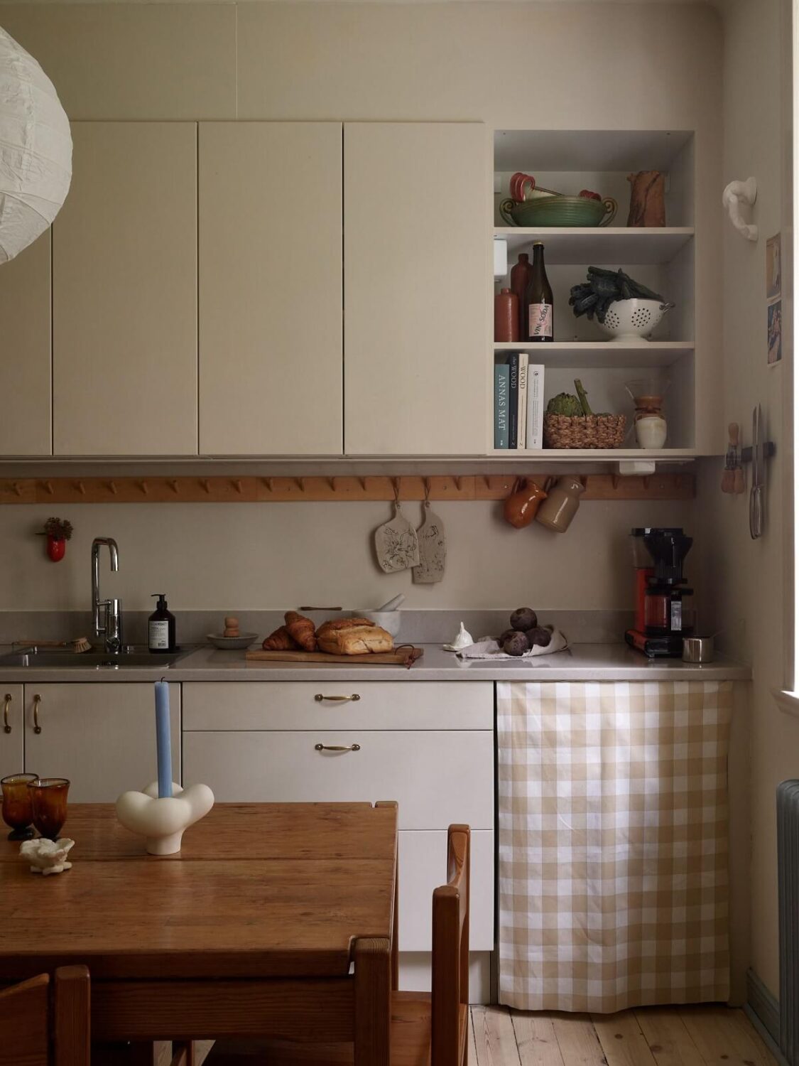 Sliding Glass Doors in a Scandinavian Apartment 18 kitchen detail Sliding Glass Doors in a Scandinavian Apartment