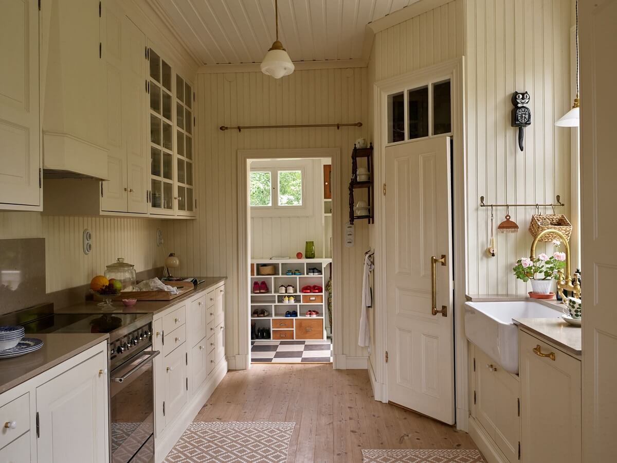 A Beautiful Swedish Country House with a Large Garden 2 kitchen-historic-house-cream-cabinets-nordroom