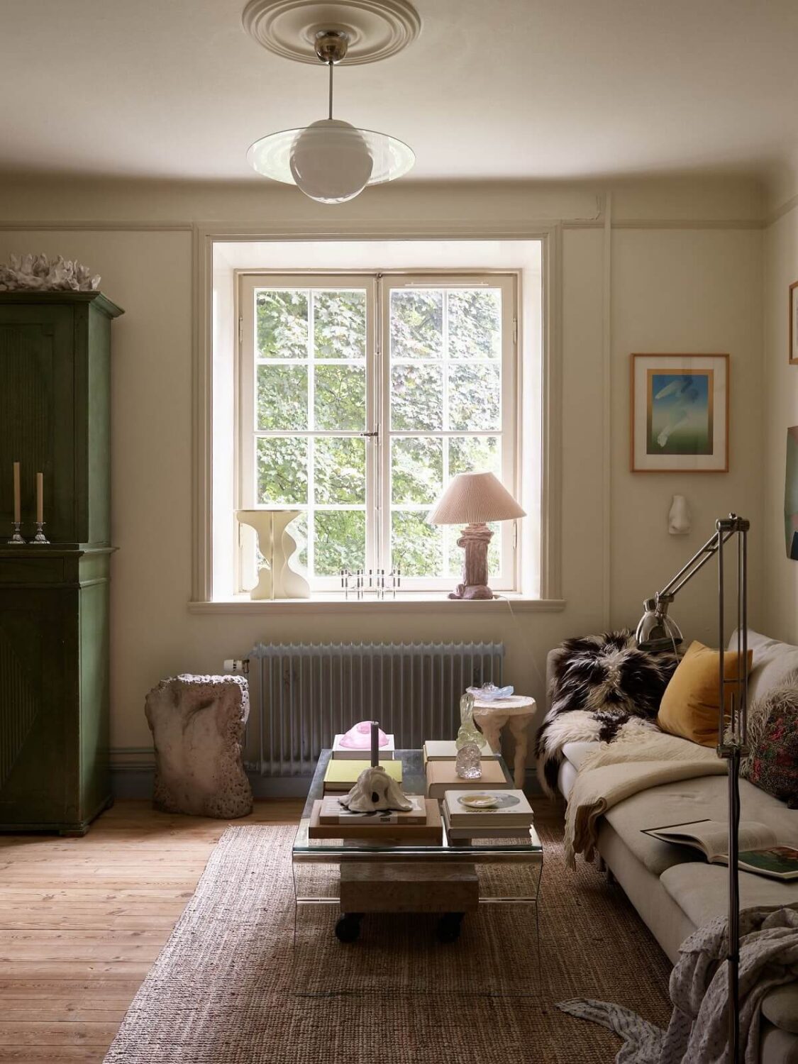 Sliding Glass Doors in a Scandinavian Apartment 4 living-room-open-plan-apartment-nordroom