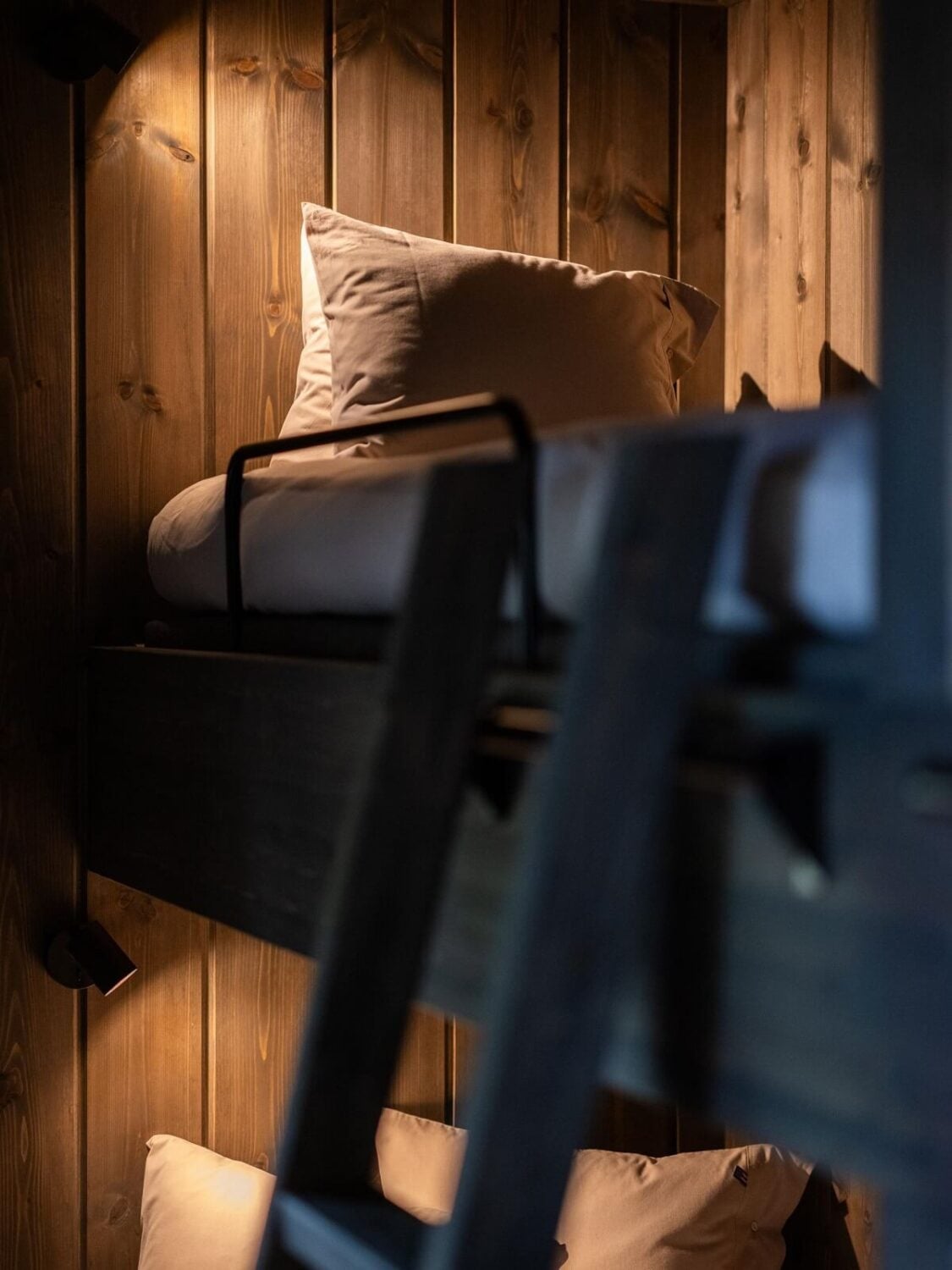 A Modern Rustic Log House in Sweden 15 log-house-bunk-bed-detail-nordroom