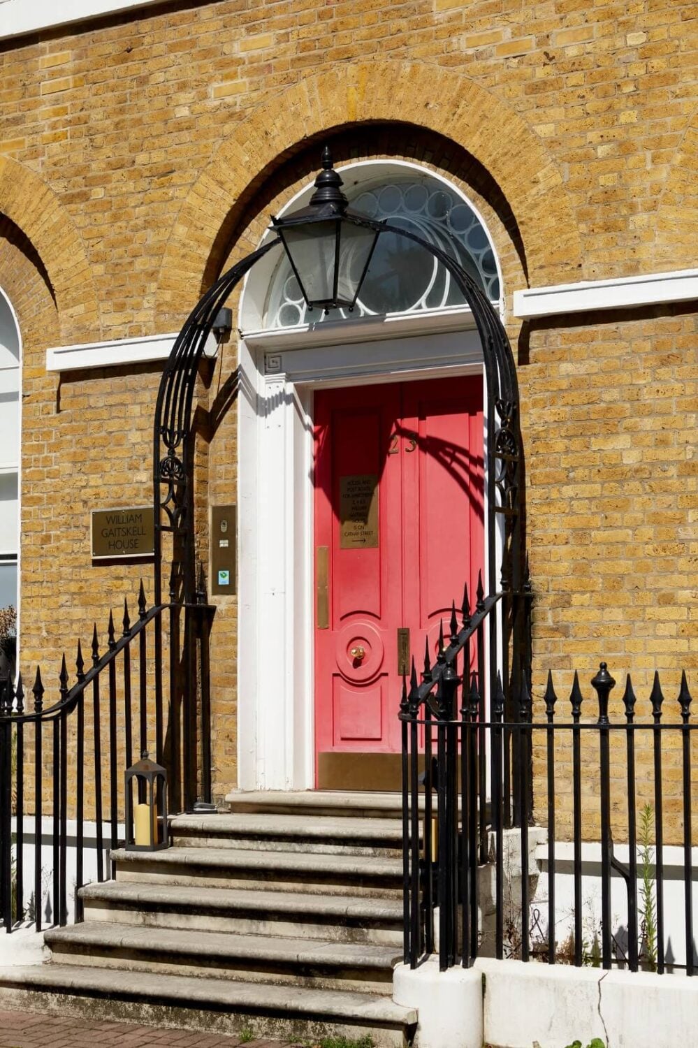 A Light Attic Apartment in London 16 pink-front-door-london-apartment-nordroom