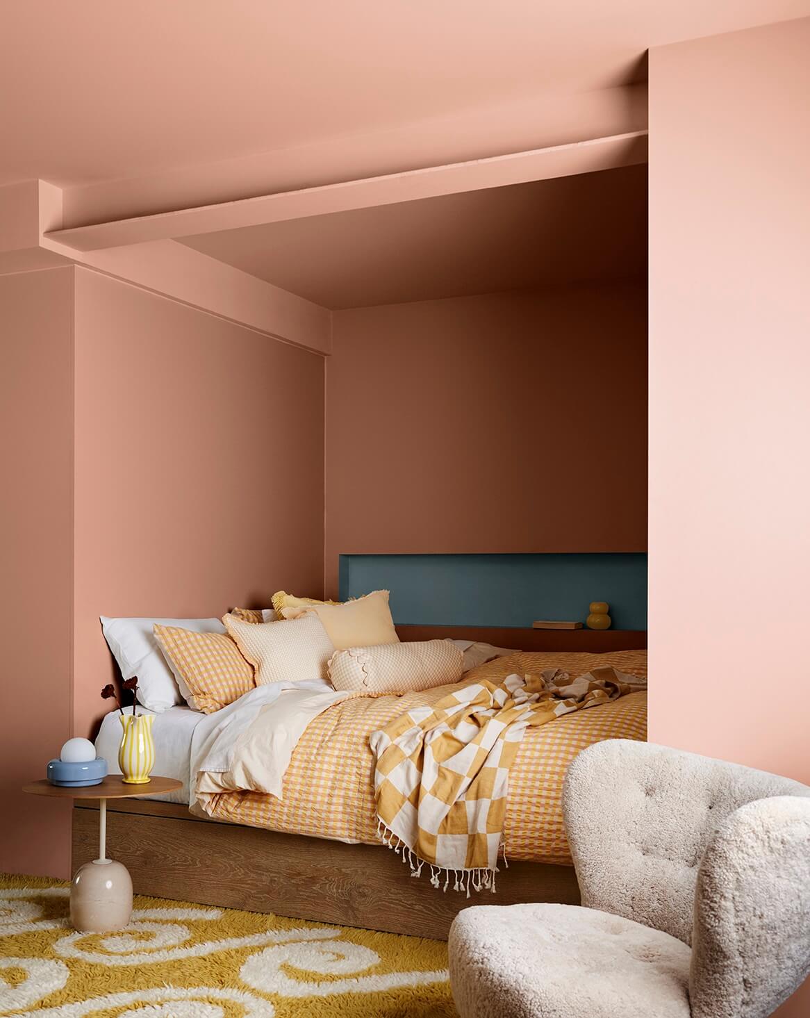 Trend Alert: 36x Color-Drenched Rooms 22 pink_bedroom_Dulux_Colour_Forecase_2024_Solstice_palette-nordroom