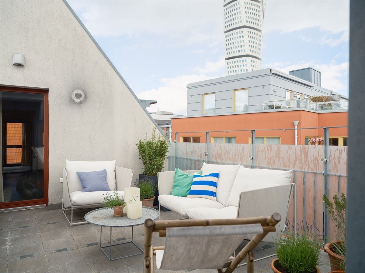 A Colorful Modern Townhouse in Malmö 19 roof-terrace-colorful-modern-townhouse