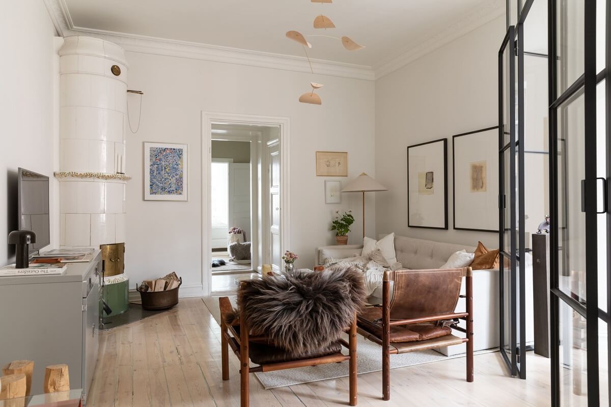 A Light Swedish Apartment with an Industrial Glass Wall 7 scandinavian-living-room-with-industrial-glass-wall-nordroom
