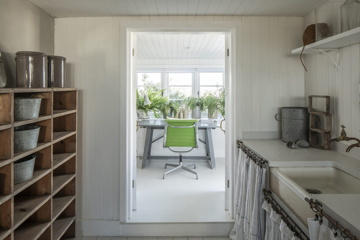 A Bright Coastal Home with Blue Color Accents in England 17 utility-room-home-office