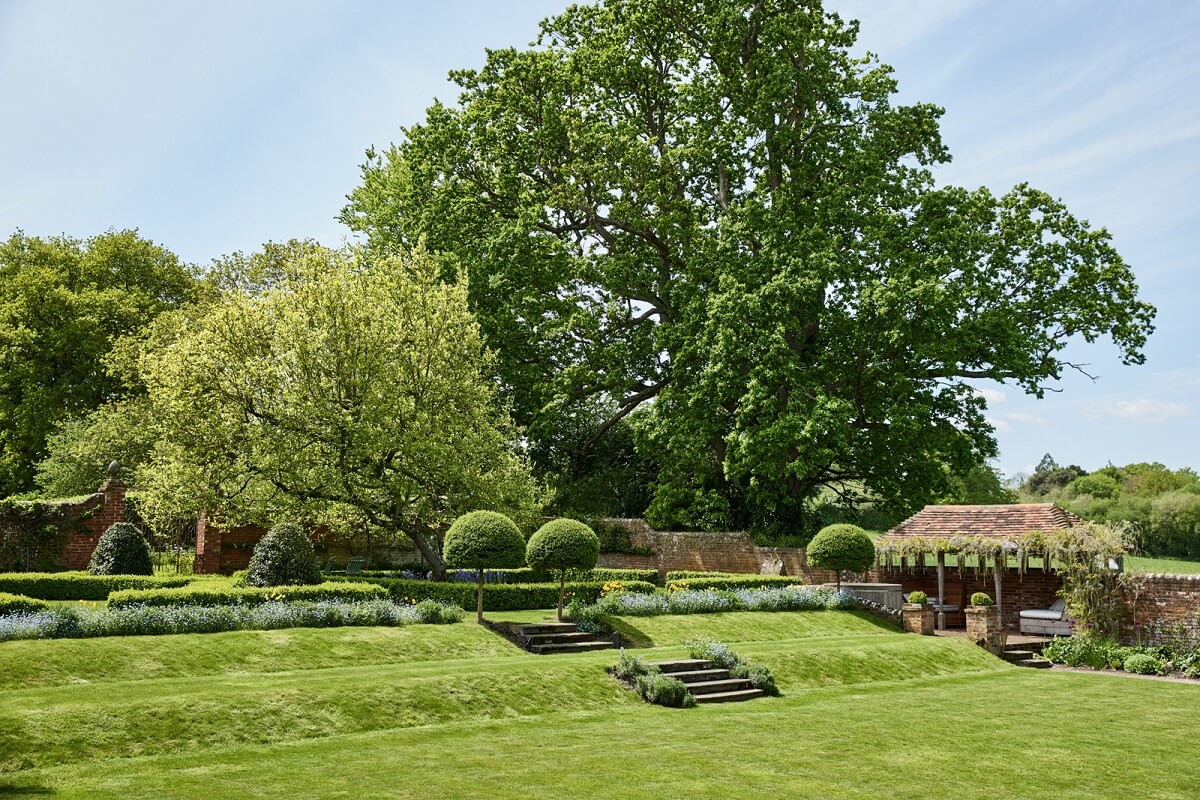 A Restored Georgian House with a Walled Garden 34 walled-terraced-garden-england-nordroom