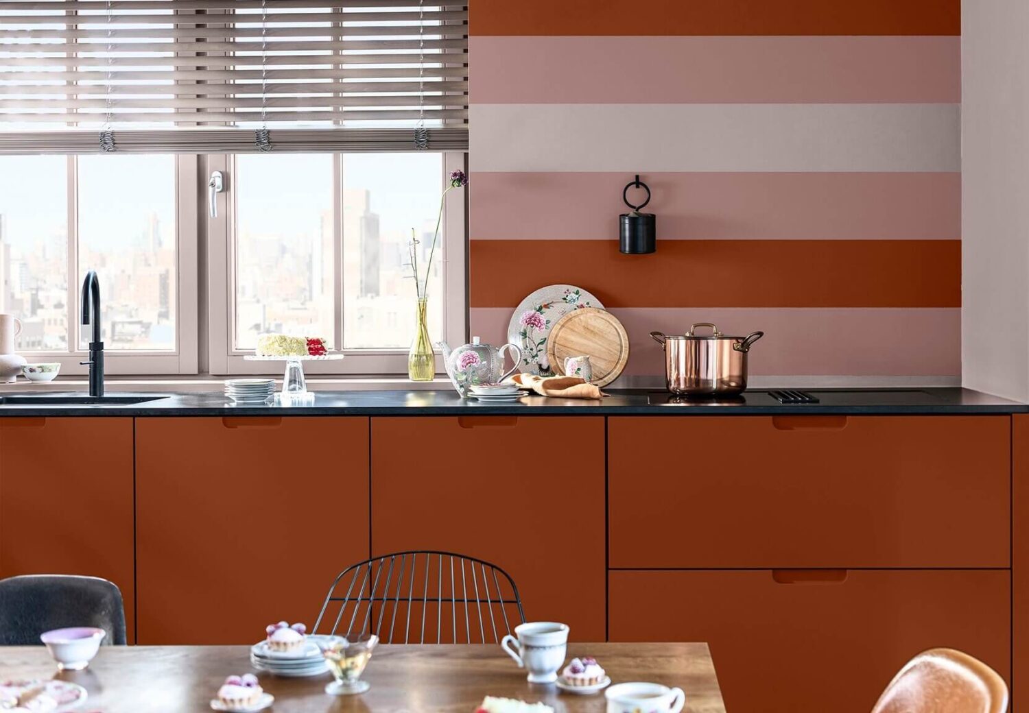 Dulux Colour of the Year 2024: Sweet Embrace 10 warm-colour-story-kitchen-Inspiration-striped-wall-nordroom