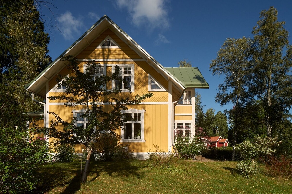 A Beautiful Swedish Country House with a Large Garden 40 yellow-wooden-house-swedish-countryside-nordroom