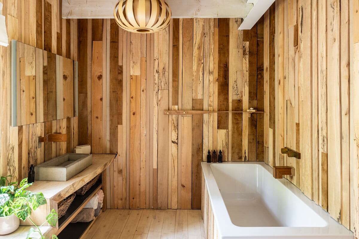An English Country House That Pairs History with Contemporary Design 14 bathroom-wood-cladded-walls-nordroom