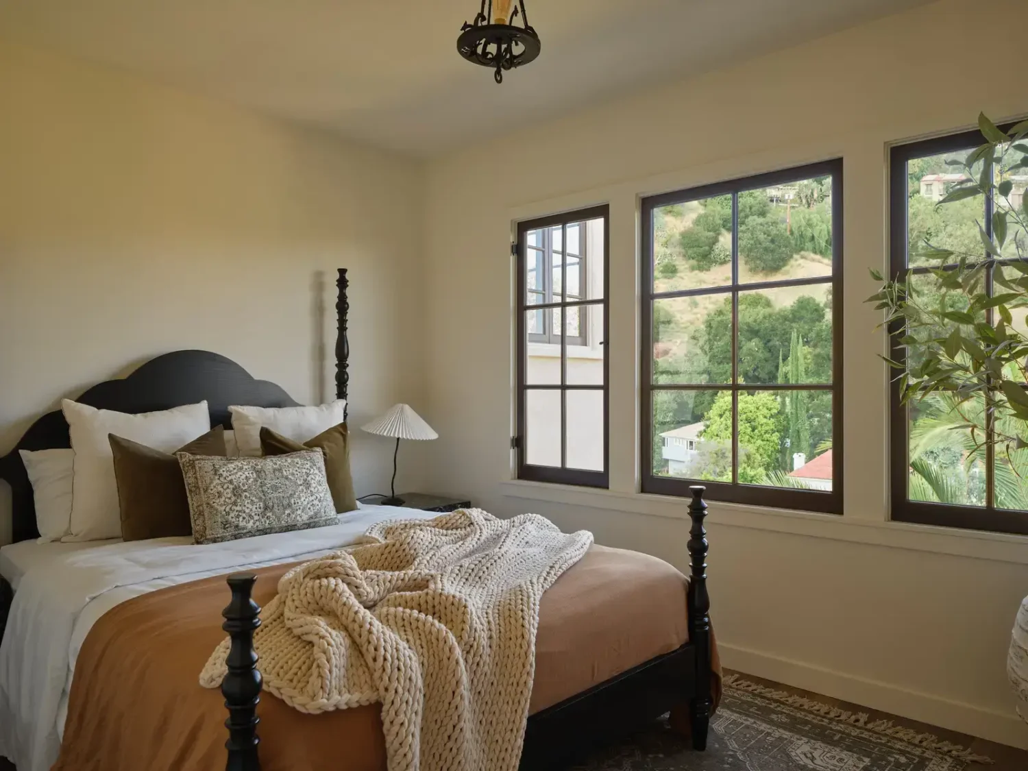 A Renovated Spanish Style Home in Hollywood Hills 30 bedroom-spanish-style-house-los-angeles-nordroom