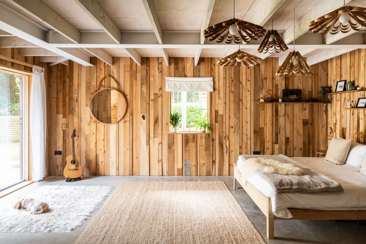 An English Country House That Pairs History with Contemporary Design 13 bedroom-wood-cladded-walls-cornwall-home-nordroom