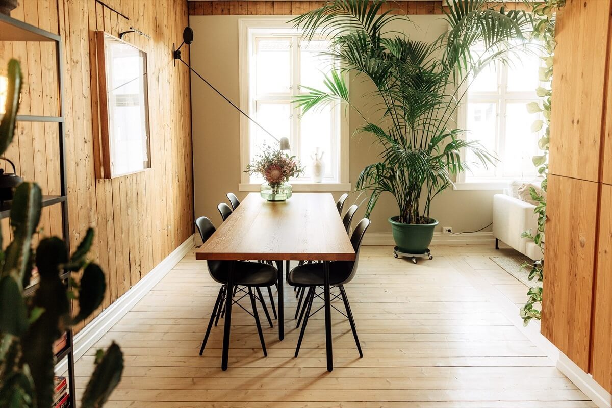A Charming Norwegian Apartment with Wooden Walls 8 dining-space-wood-wall-nordroom