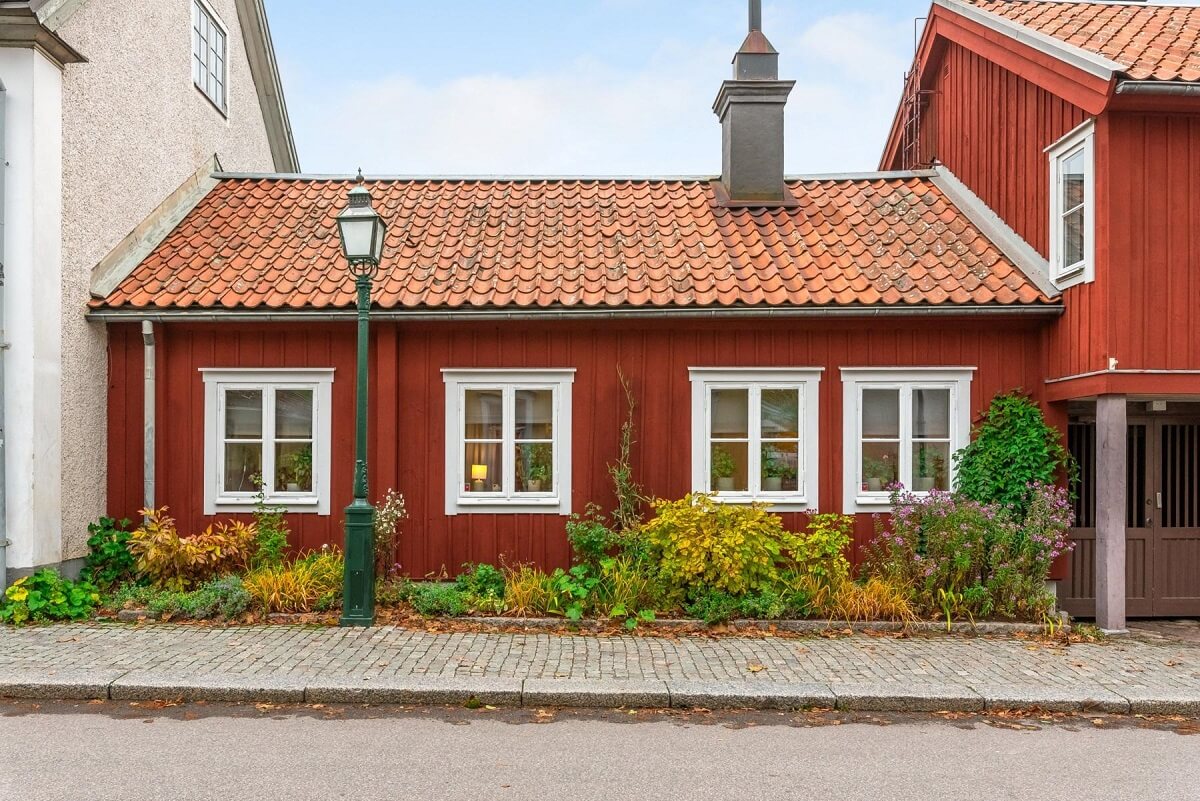 A Small 18th-Century Courtyard House in Sweden 21 exterior traditional swedish house