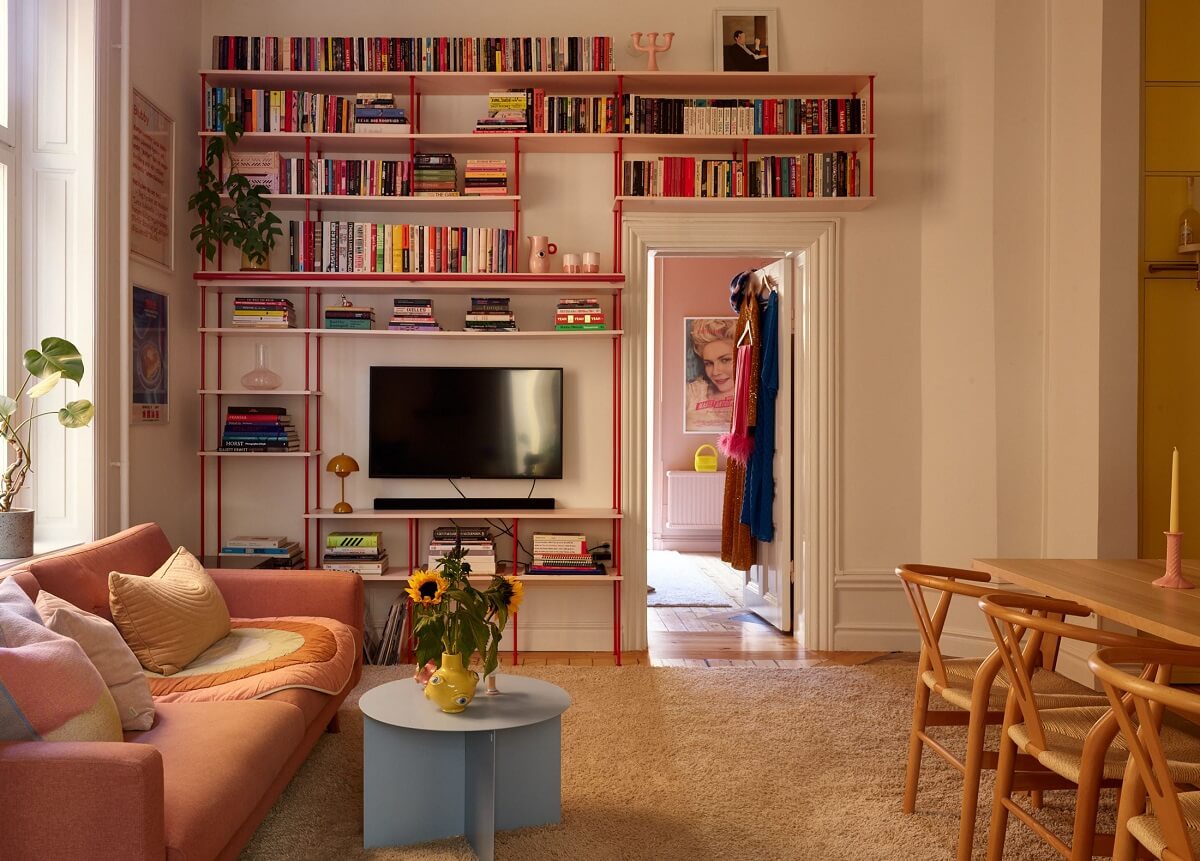 A Small Stockholm Apartment Filled with Color 2 living-room-colorful-decor-nordroom