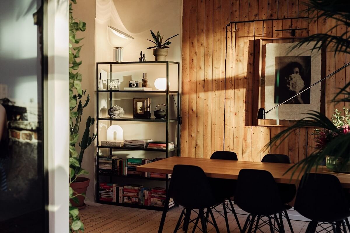 A Charming Norwegian Apartment with Wooden Walls 7 natural-light-wooden-wall