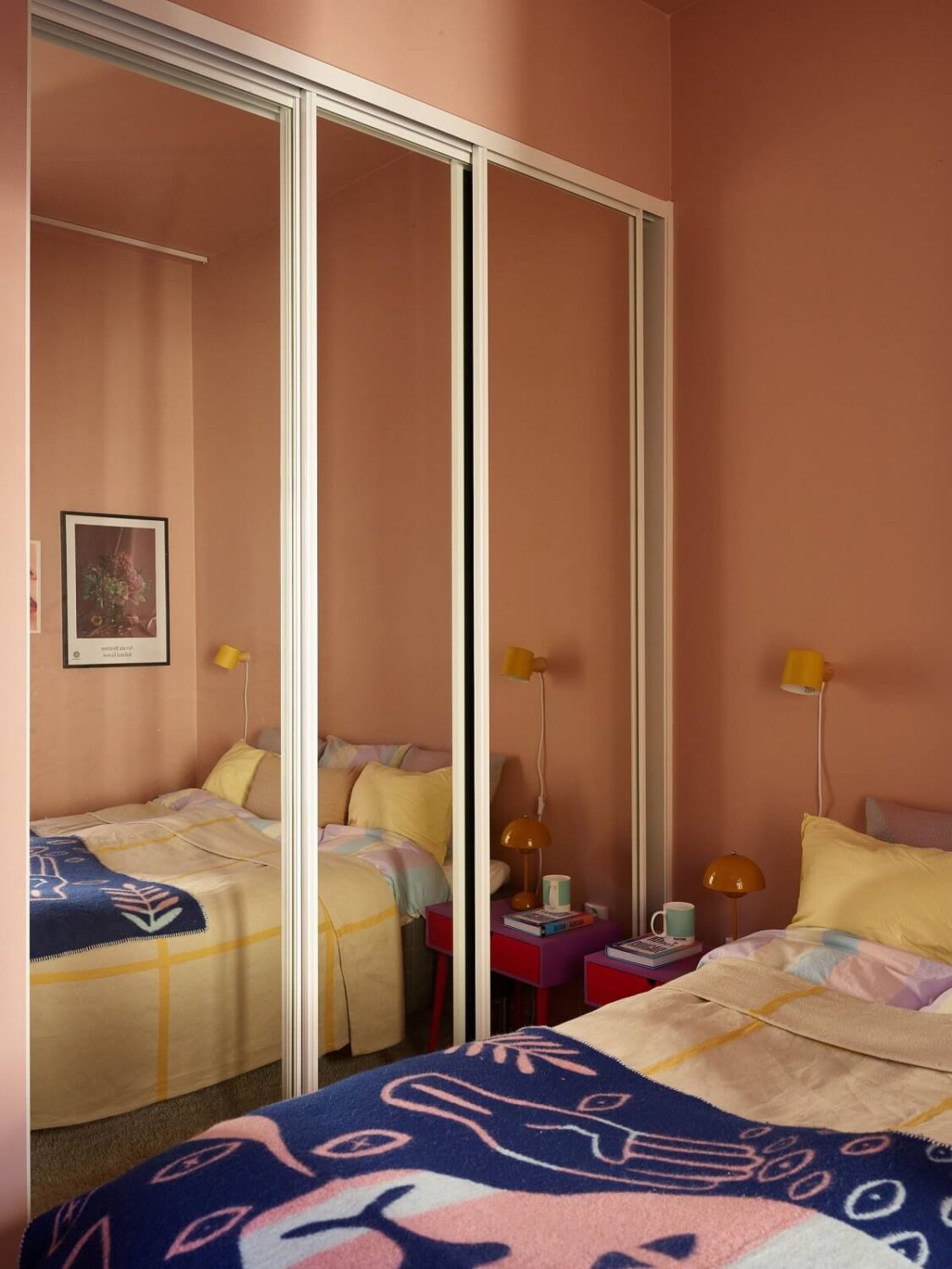Small Bedroom Decorating Ideas That You'll Love 28 pink-bedroom-mirror-wardrobe