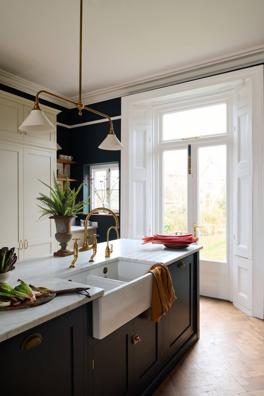 A Green and Greige deVOL Kitchen in a Victorian Townhouse 8 shaker-kitchen-devol-dark-island-sink-nordroom