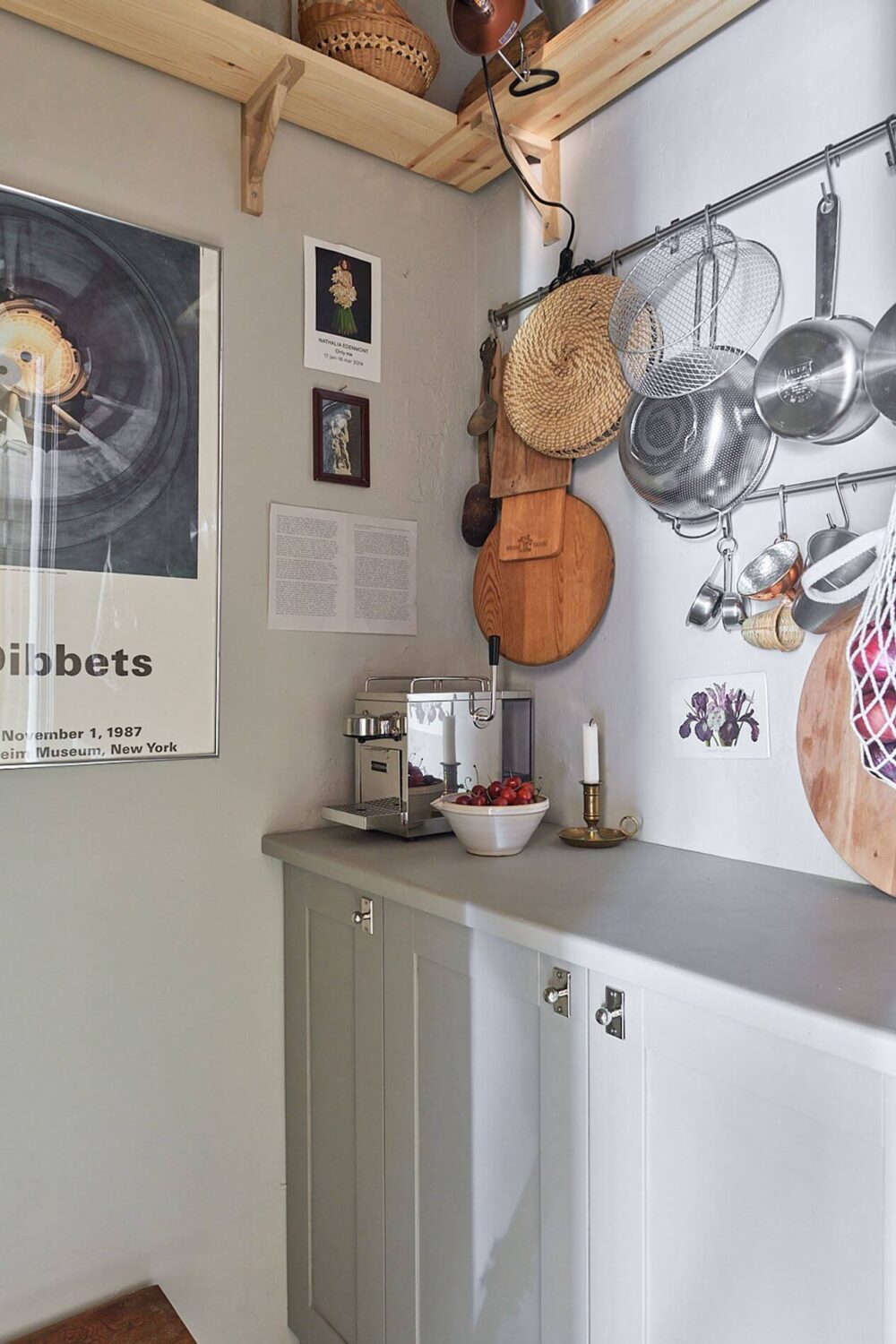 Small Space, Big Style: How to Design a Teeny-Tiny Kitchen That Works 6 tiny-light-gray-kitchen-wooden-shelves