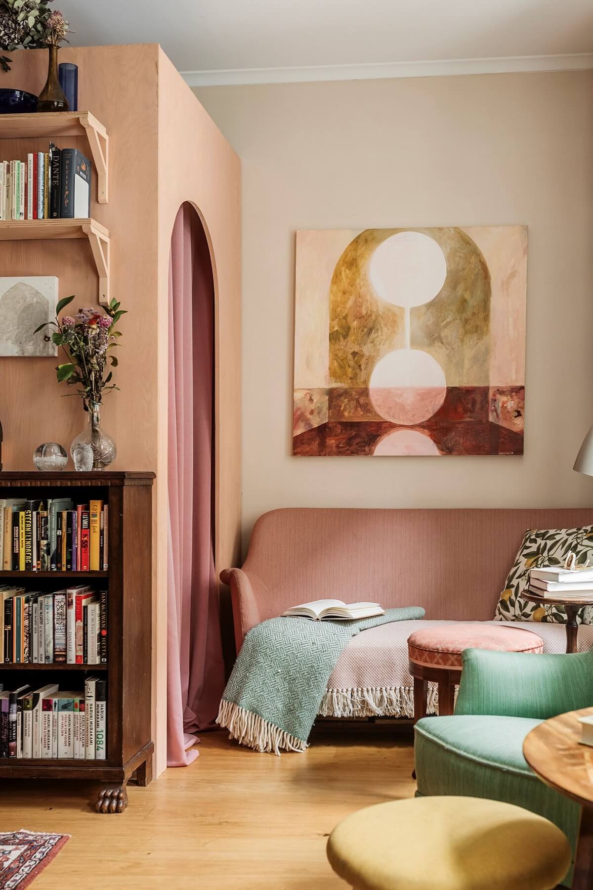 vintage-style-living-room-pastel-colors-nordroom