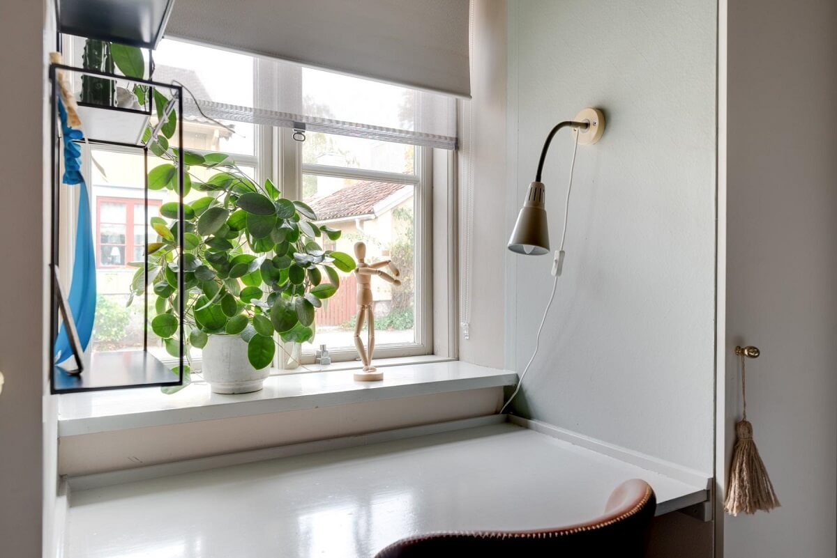 A Small 18th-Century Courtyard House in Sweden 13 window desk bedroom