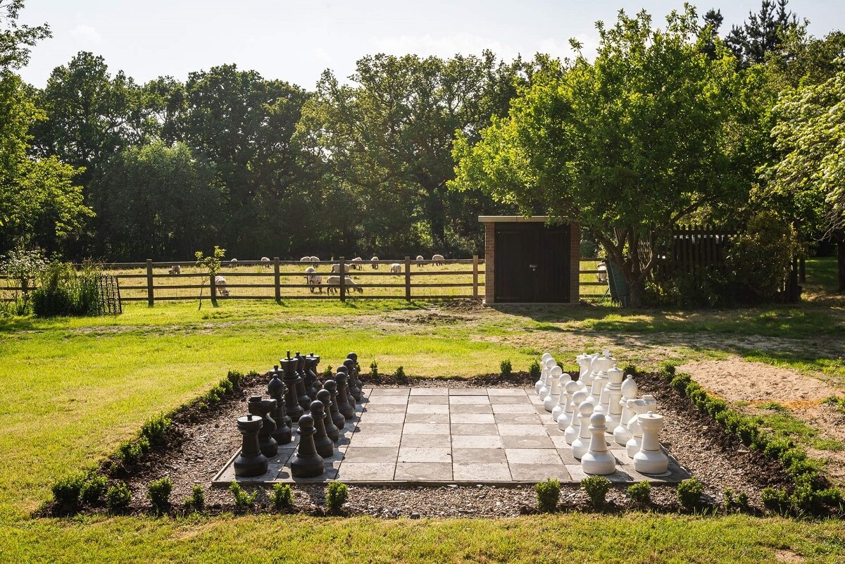 Great Budds Oast: A Cozy Holiday Home in the Kent Countryside 29 GREAT BUDDS OAST chess play garden
