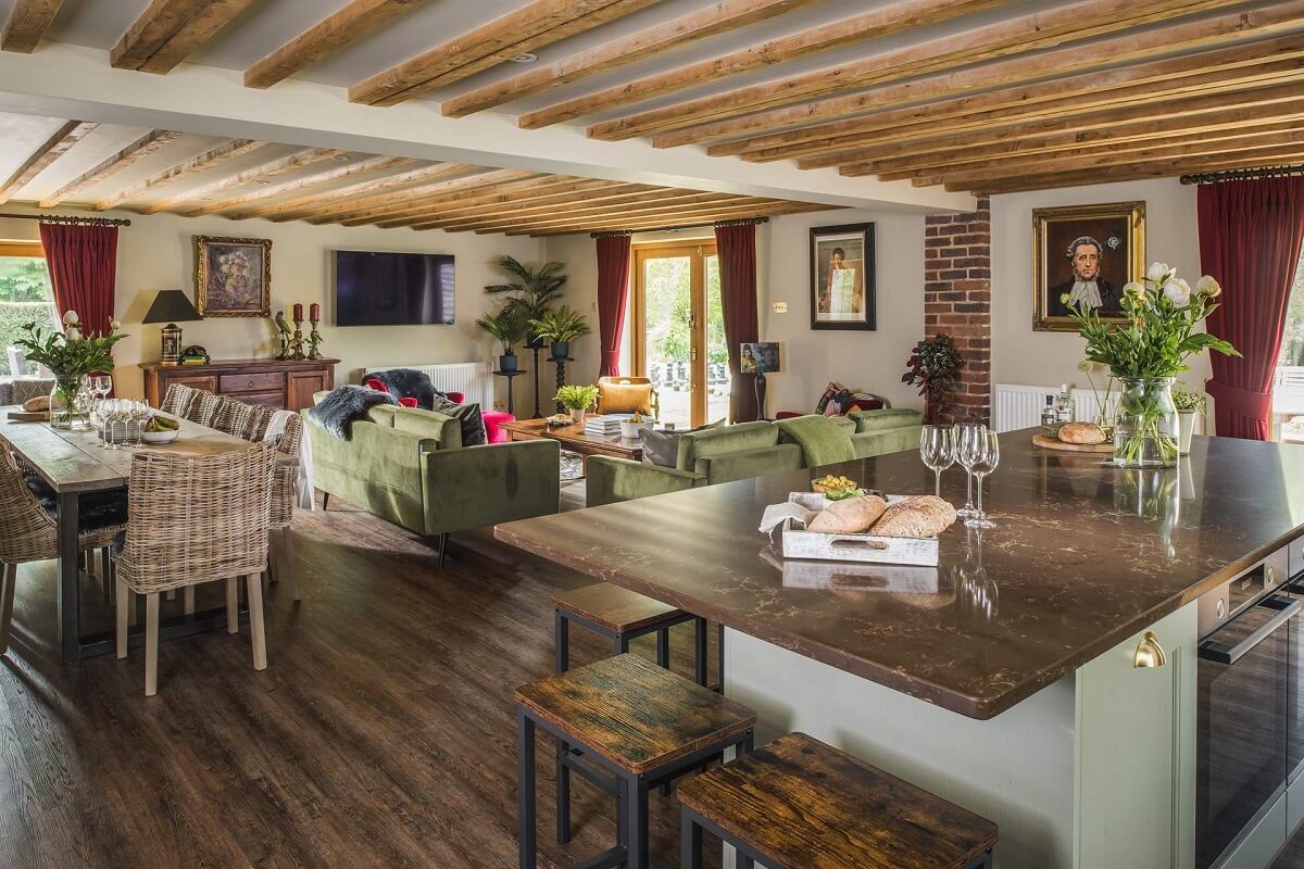 Great Budds Oast: A Cozy Holiday Home in the Kent Countryside 5 GREAT BUDDS OAST open plan living room kitchen