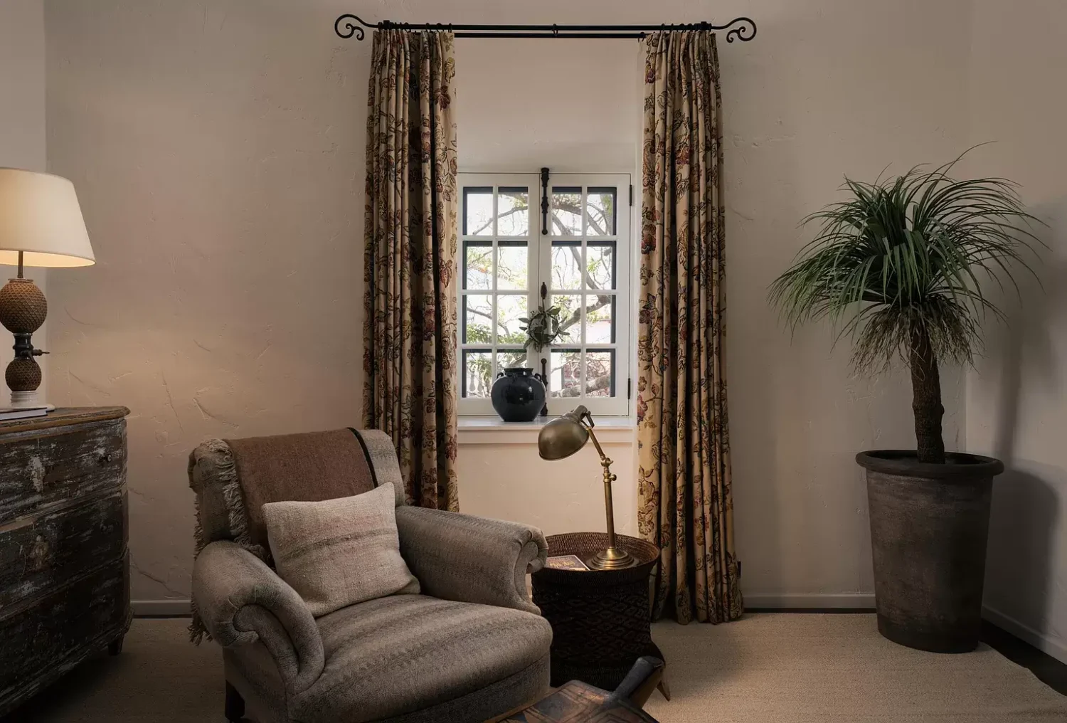 A Cozy Montecito Home Once Owned by Larry David 12 bedroom seating area