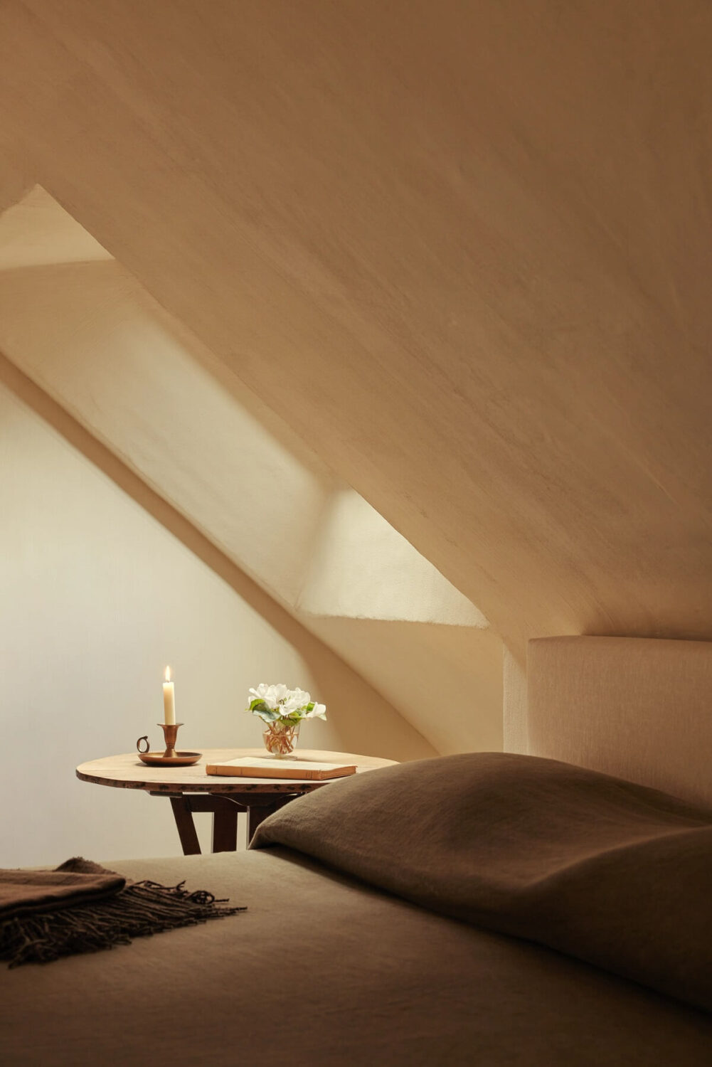 Zara Home Christmas Collection 2023 21 bedroom-slanted-ceiling-nordroom
