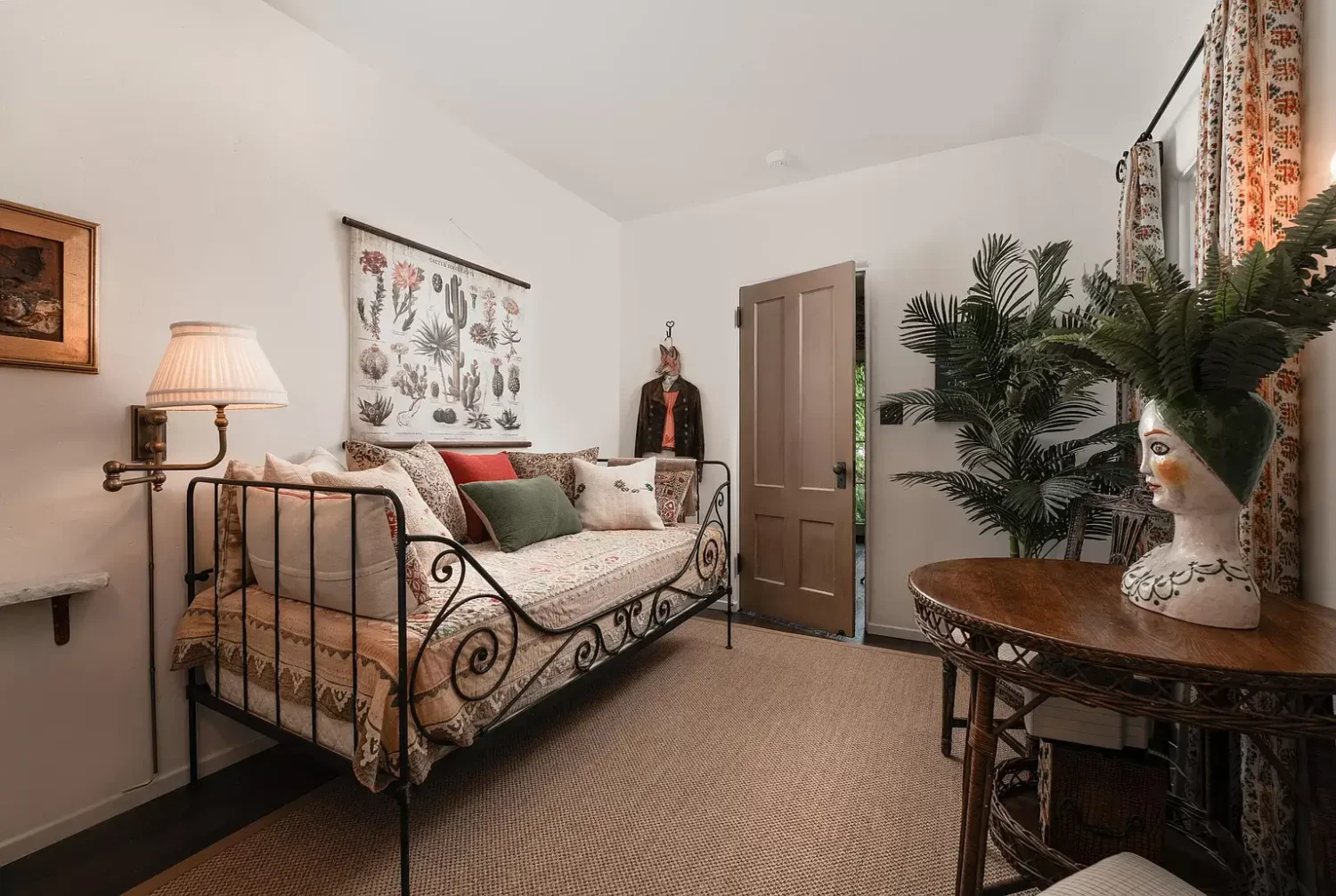 A Cozy Montecito Home Once Owned by Larry David 20 day bed montecito home