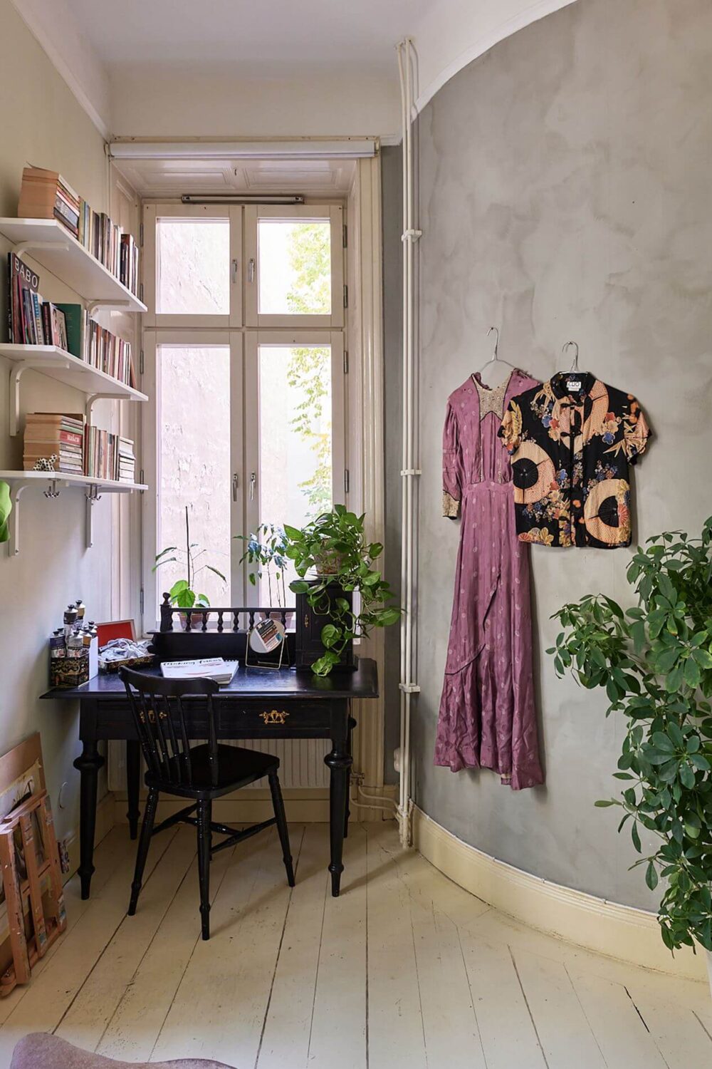 A Romantic Apartment with Original Details 35 desk-romantic-apartment