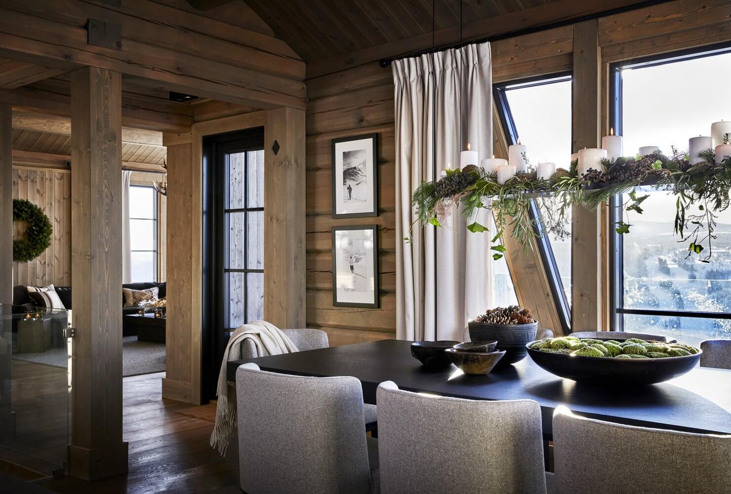 A Modern Norwegian Log House Decorated for Christmas 5 dining room log house christmas decorations nordroom