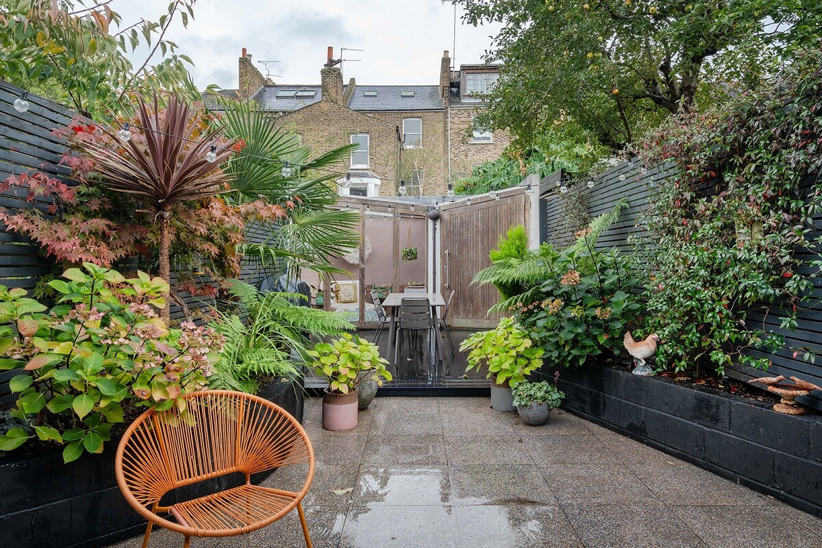 A Green and Pink London Townhouse with A Modern Extension 25 garden-london-townhouse-nordroom