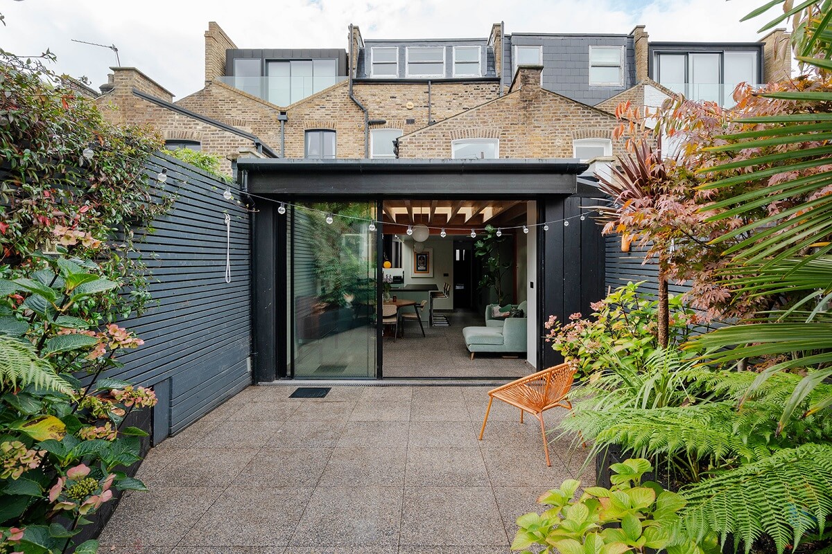 A Green and Pink London Townhouse with A Modern Extension 26 garden-modern-extension-london-townhouse-nordroom