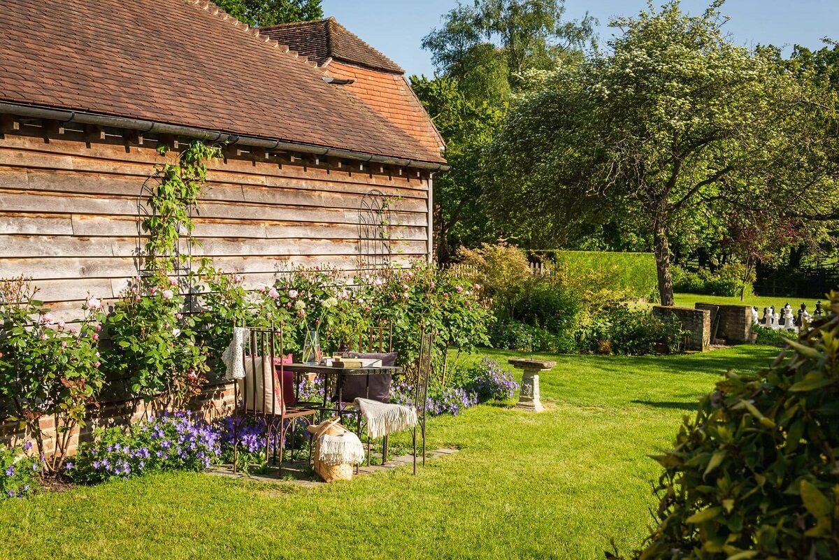 Great Budds Oast: A Cozy Holiday Home in the Kent Countryside 30 green garden GREAT BUDDS OAST